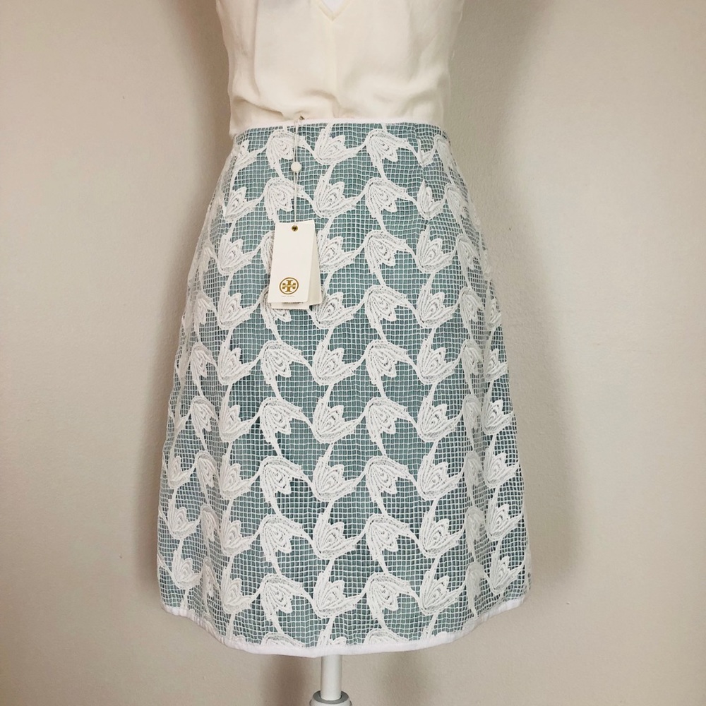 NWT, Tory Burch pierce skirt, size 4 - Picture 3 of 4